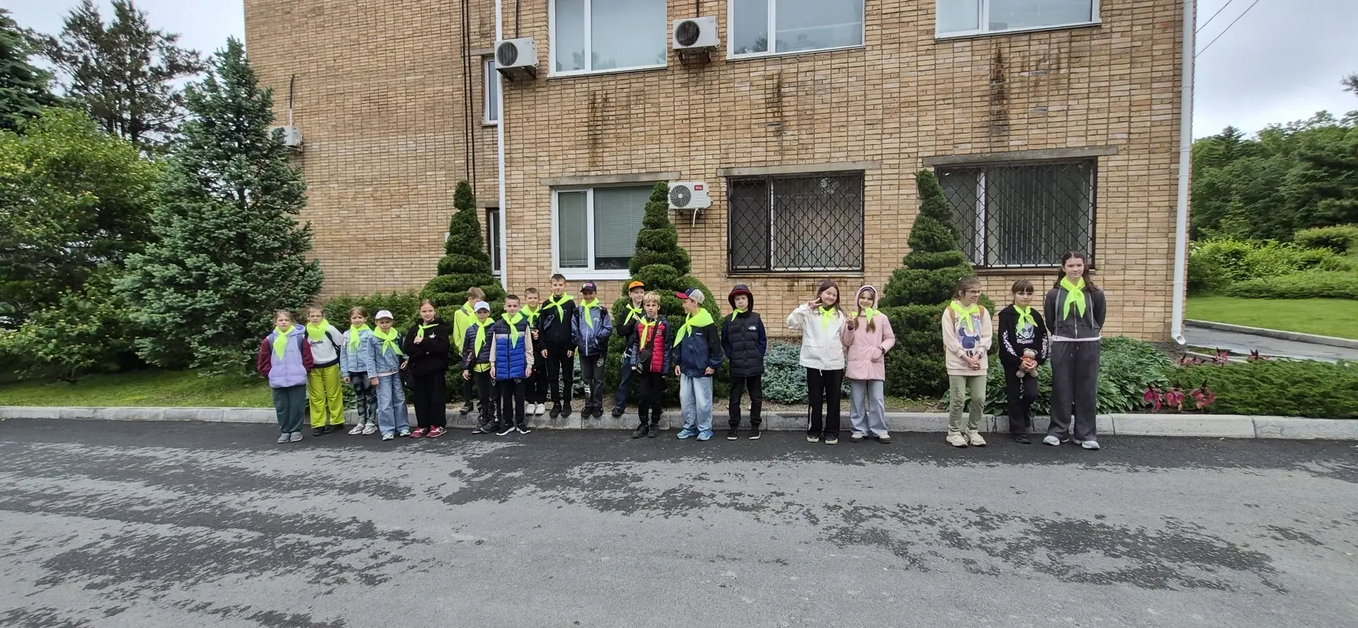 Ребята пришкольного лагеря посетили Ботанический сад 🌳🌱 

Прогулка с ученым еще раз напомнила ребя