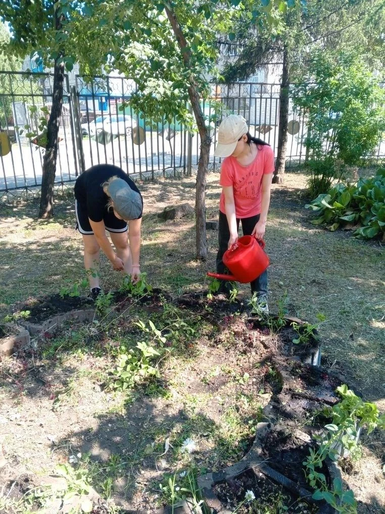 Участие в акции «Цветы России»
 
День 12 июня -  это особенный день! В этот день мы говорим о том, ч