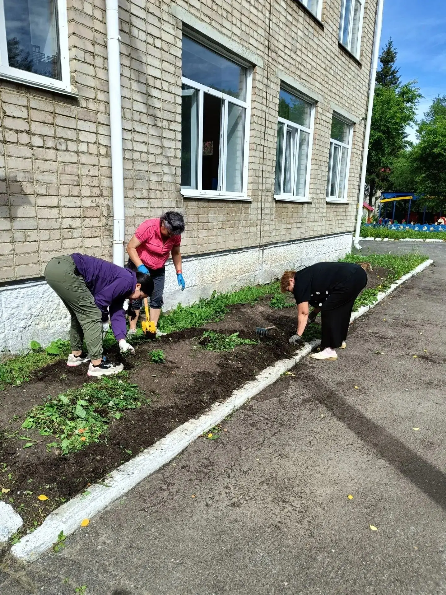 Чистый четверг – это добрая традиция и прекрасный повод проявить свое желание жить в чистоте и поряд