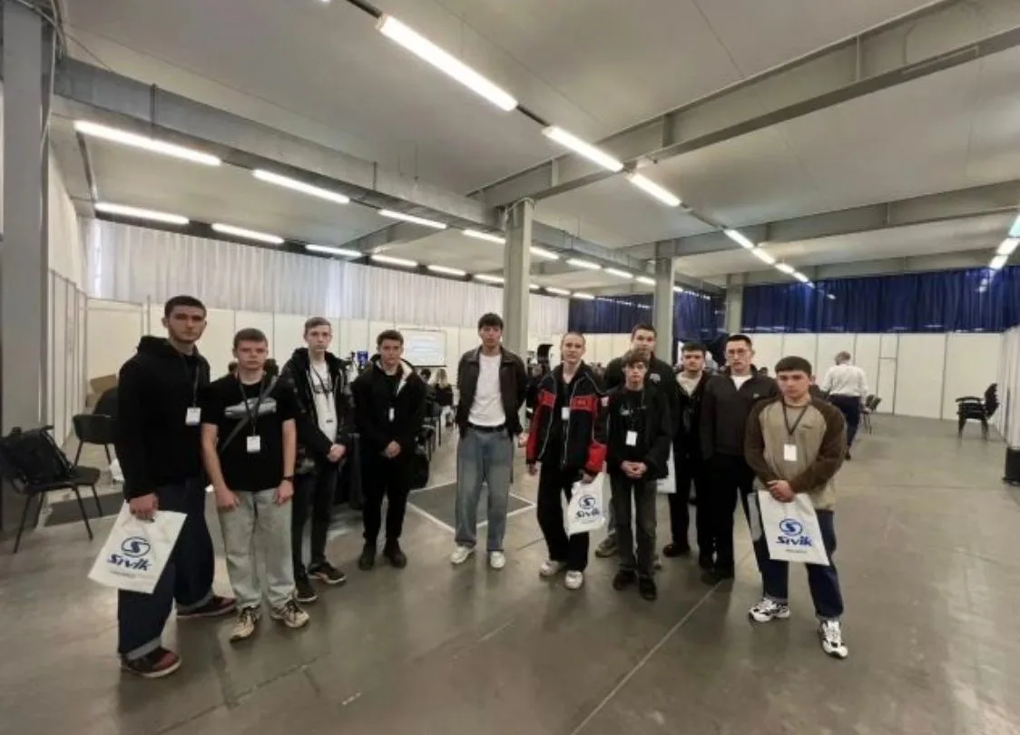 Полезный выездной семинар для будущих автомехаников от лидеров рынка ⚙️

2 июня студенты групп ТДМ-3