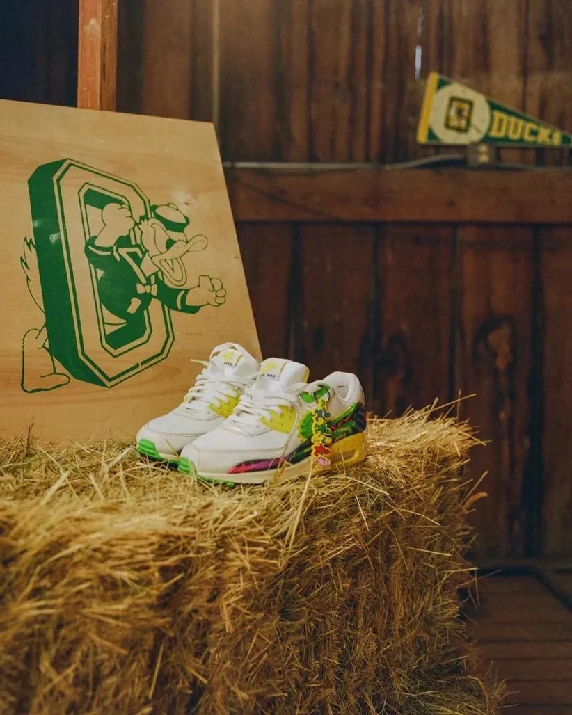 Релиз дня (и однозначно недели): Grateful Dead x Oregon Ducks x Nike Air Max 90 «Grateful Ducks»

Не