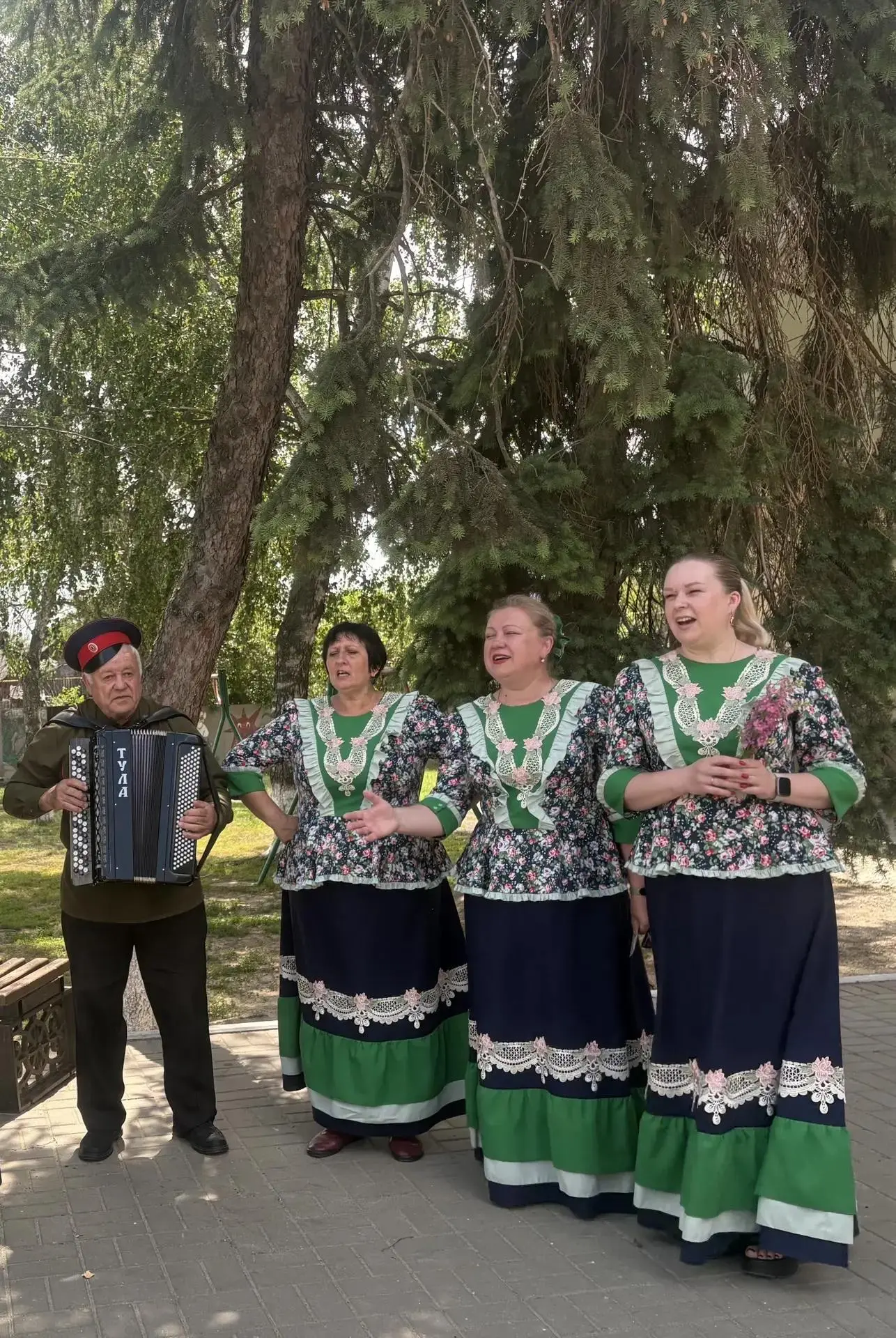 16 июня 2026 года народный самодеятельный хоровой коллектив «Родные напевы» Кашарского РДК провел ко