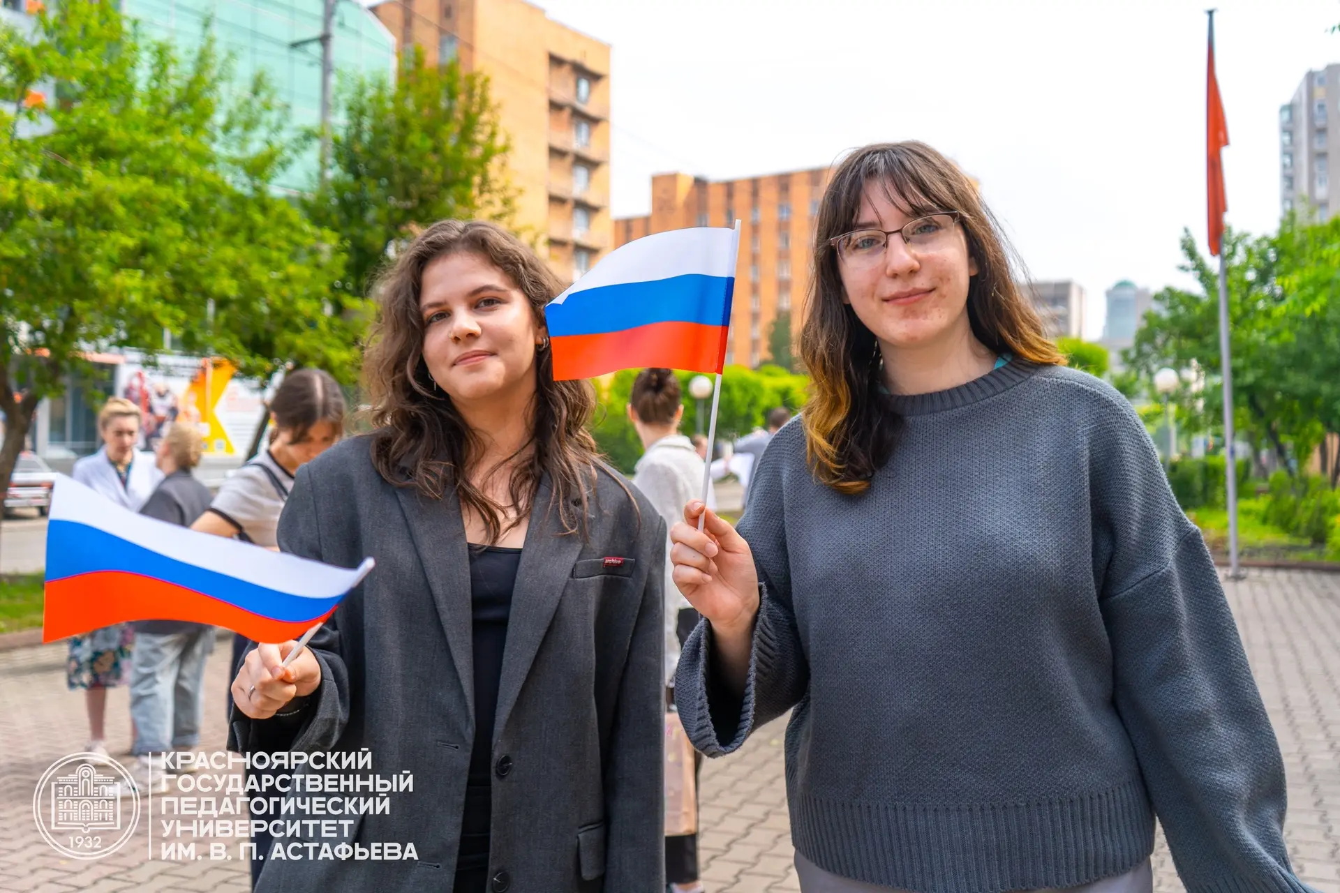 Как КГПУ отмечает День России 🇷🇺

В Красноярском педагогическом университете в преддверии Дня Росс