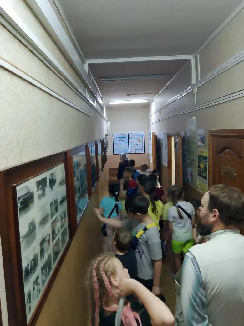 💥Сегодня отряд "Смелые орлята" побывали на экскурсии в ОГИБДД МО МВД "Родниковский". 
💥Инспекторы 