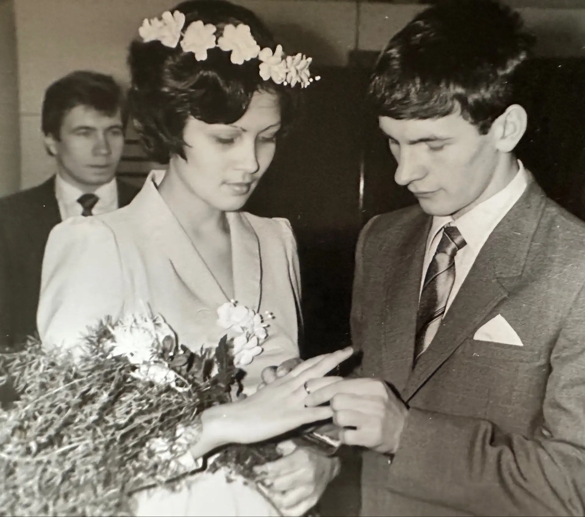 Сегодня день рождения моей мамы💛

И я поймала себя на мысли, что в своей работе постоянно вижу, нас