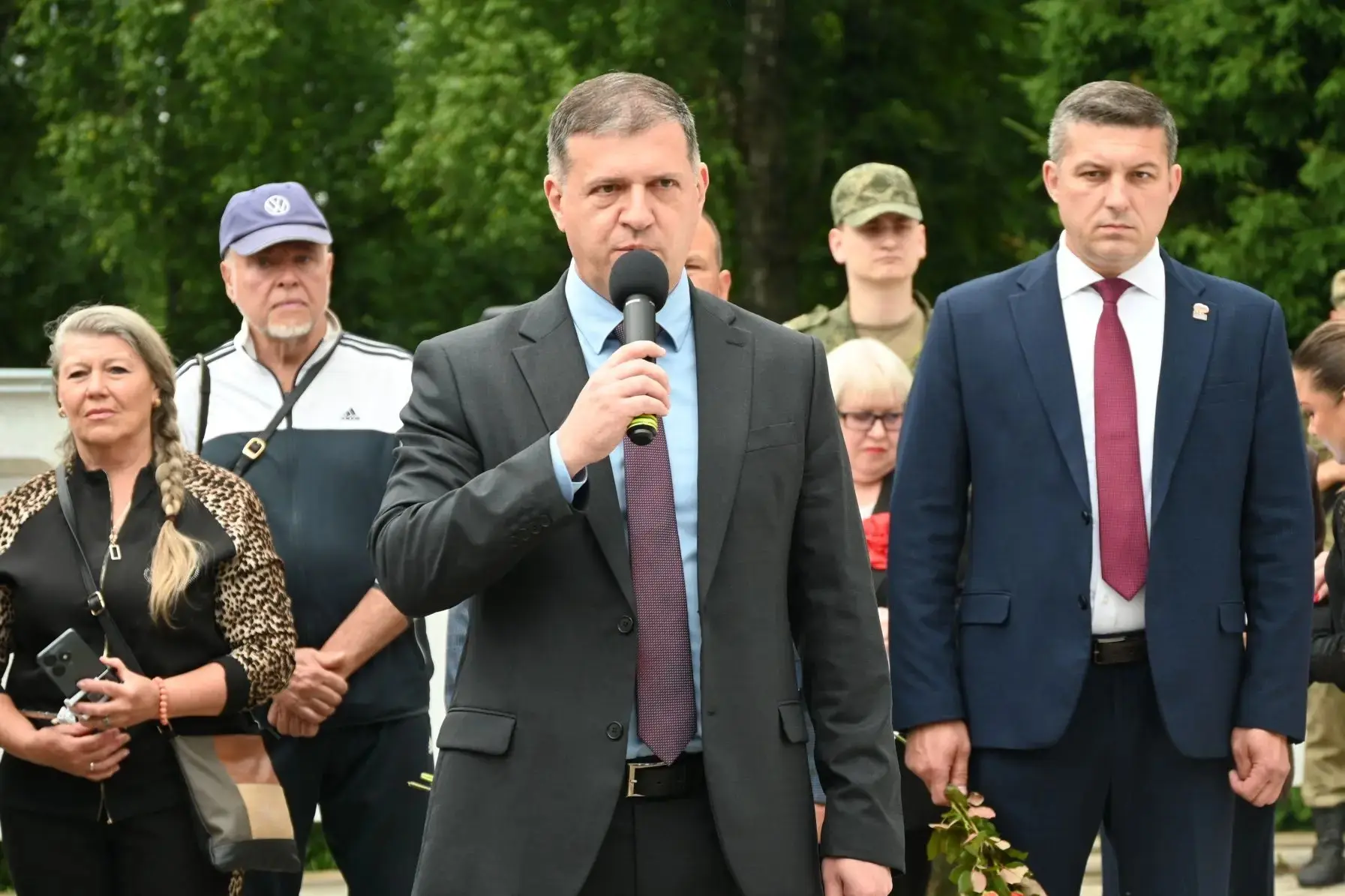 Сегодня у мемориала на Ильинских рубежах прошел траурный митинг. 

В День памяти и скорби мы отдаем 