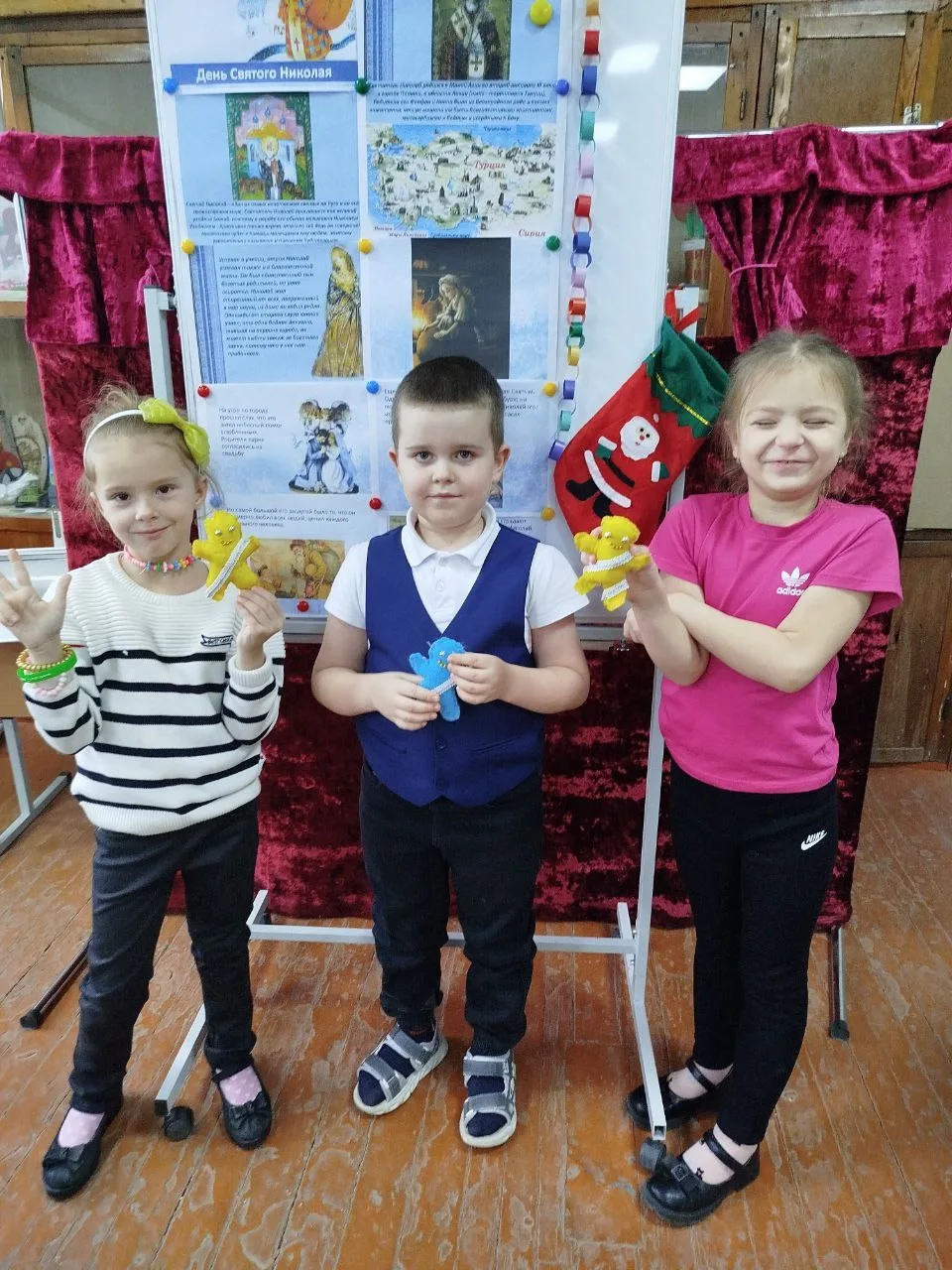 🎄 Новогодняя мастерская добра: Фетровые игрушки ко Дню Святого Николая

Наши ученики решили порадов