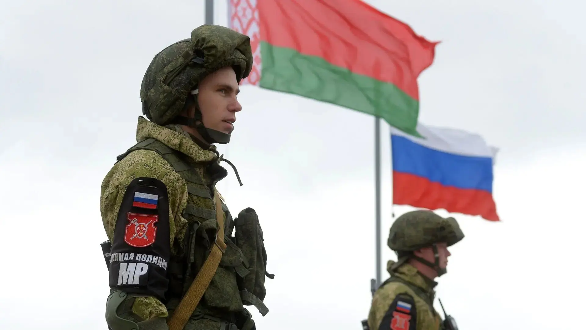 Россия и Белоруссия начали совместную тренировку по применению тактического ядерного оружия.

Минобо