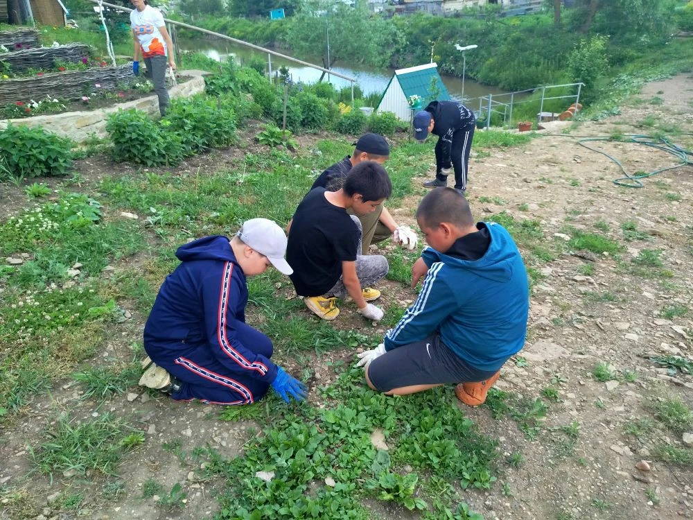Сегодня в нашем пришкольном лагере было по-настоящему жарко! Но не от солнца, а от энергии и добрых 