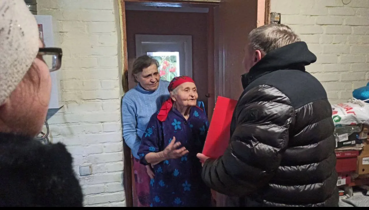 Партийная акция «С Новым годом, ветеран!» объединила всю страну. Единороссы Пензенского района не ос