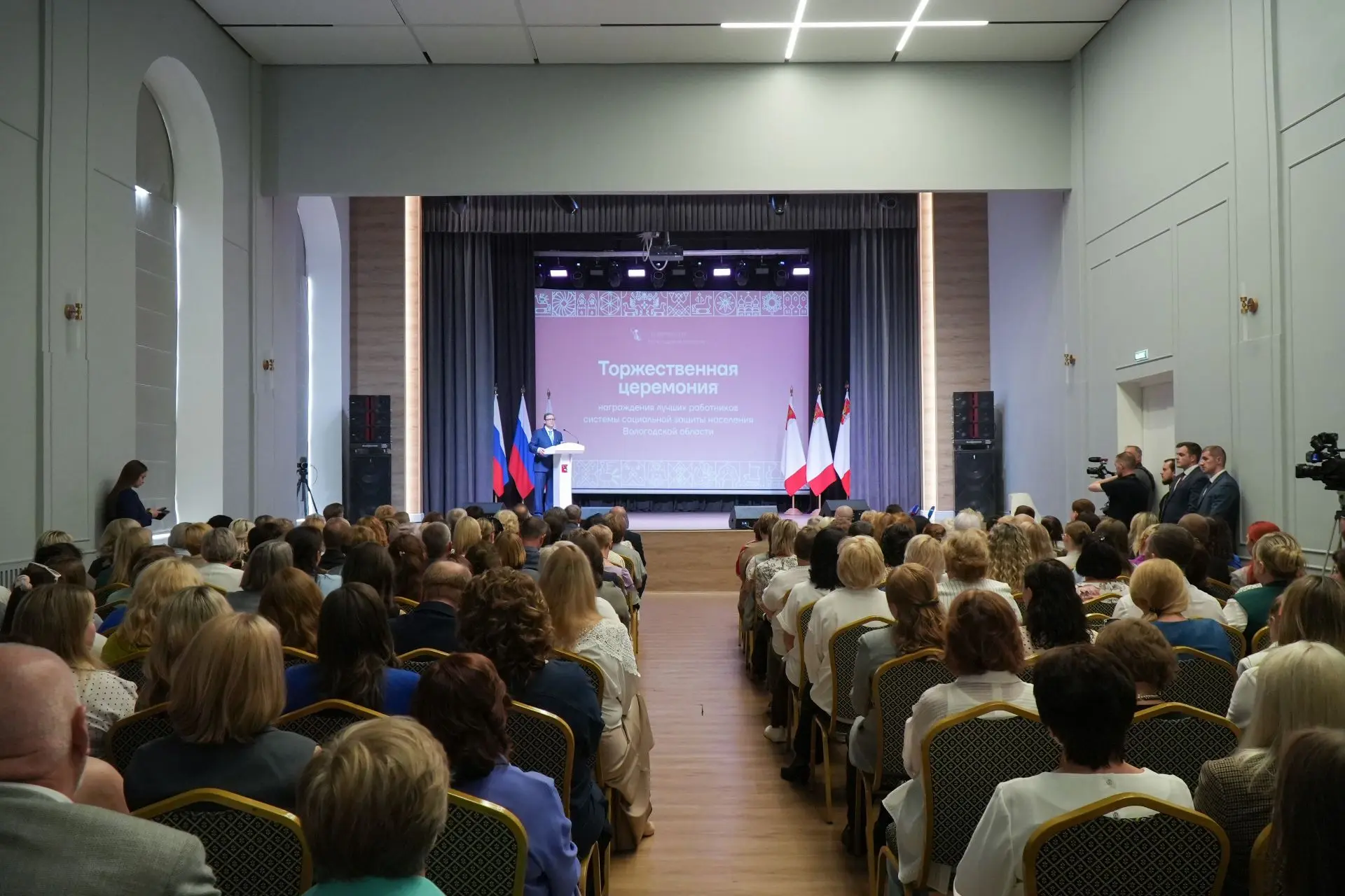 Сердце отдают людям

Был очень рад выступить и вручить награды на торжественном мероприятии, посвяще