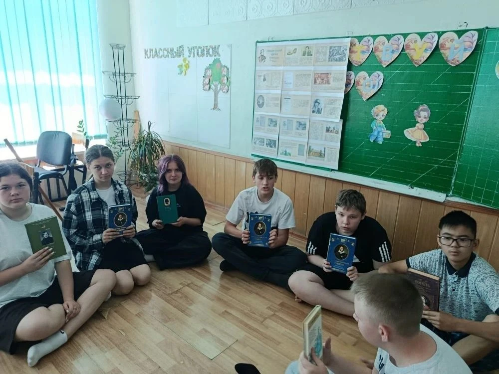 6 июня в нашей школе прошло познавательное мероприятие, посвящённое Дню русского языка и 215‑летию с