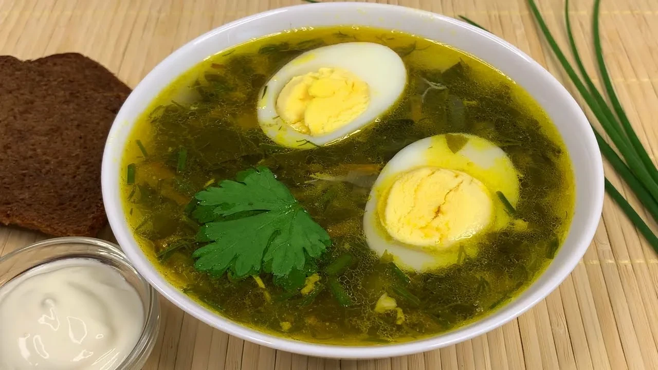 Весенняя зелень в тарелке: готовим самый вкусный щавелевый суп с яйцом

Привет, мои дорогие гурманы!