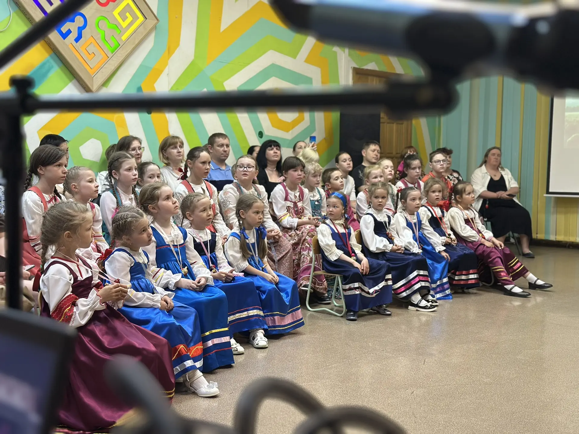 #Объединения 🪗 

В центре «Лабиринт» состоялся отчётный концерт фольклорного ансамбля «Родничок»!

