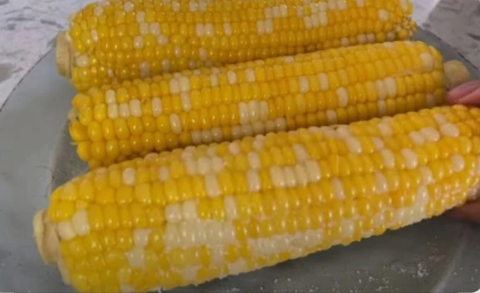 Вареная кукуруза 130р за шт.
