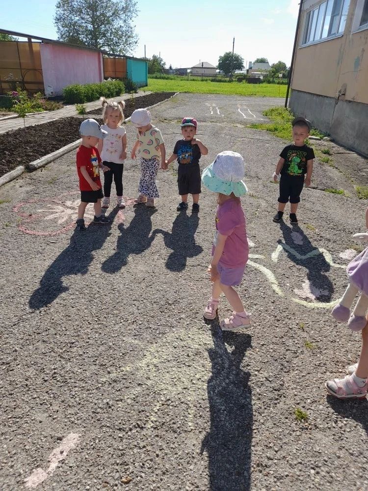 Настоящий праздник творчества! ✨ Сегодня ребята из детского сада «Золотая рыбка» взяли в руки разноц