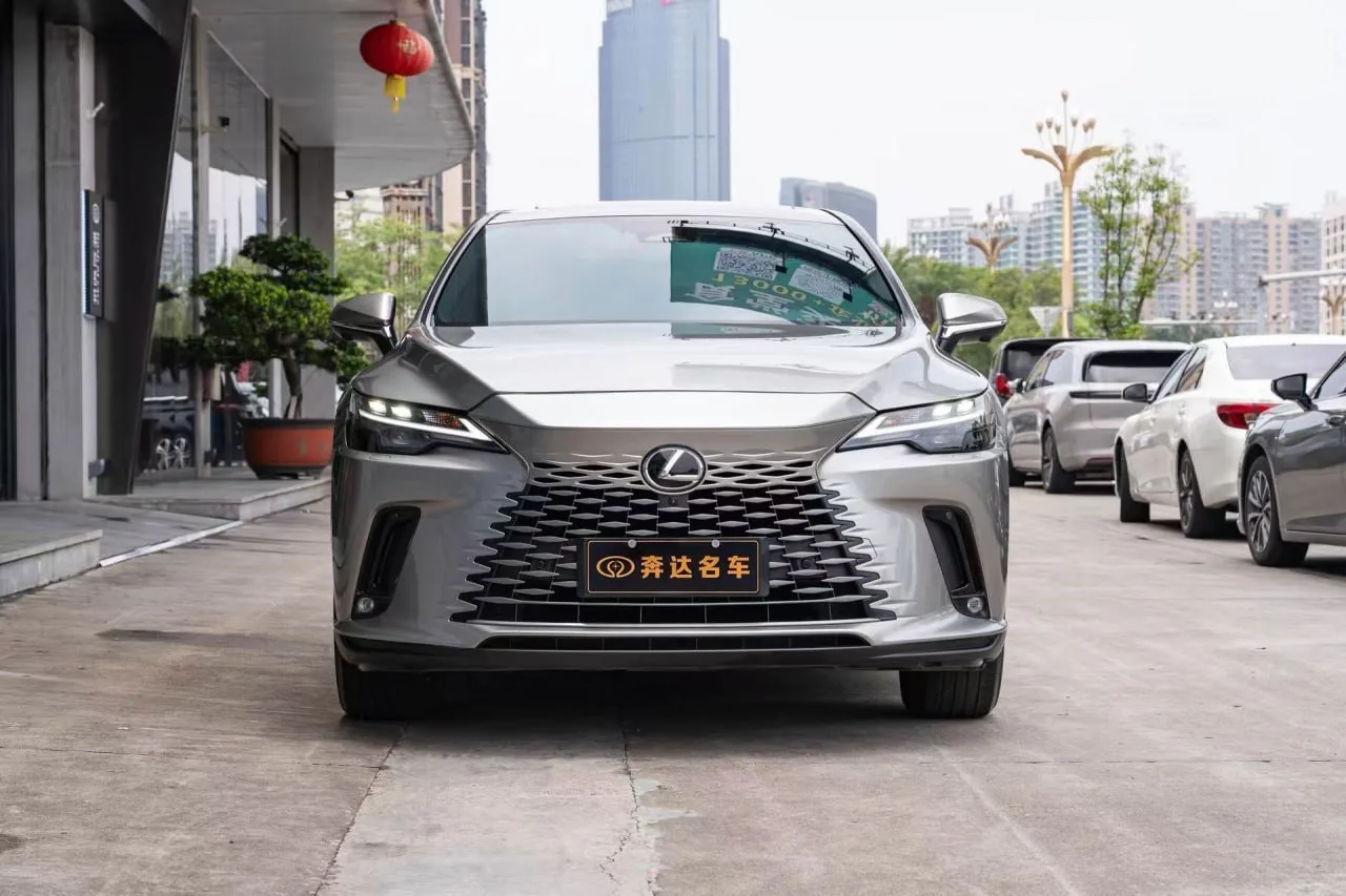 🔥LEXUS RX300
              
🟡Выпуск: 2024-12
🔴Пробег: 16928 км
🟡Двигатель: 2.0/248 л.с.
🔴Коробк