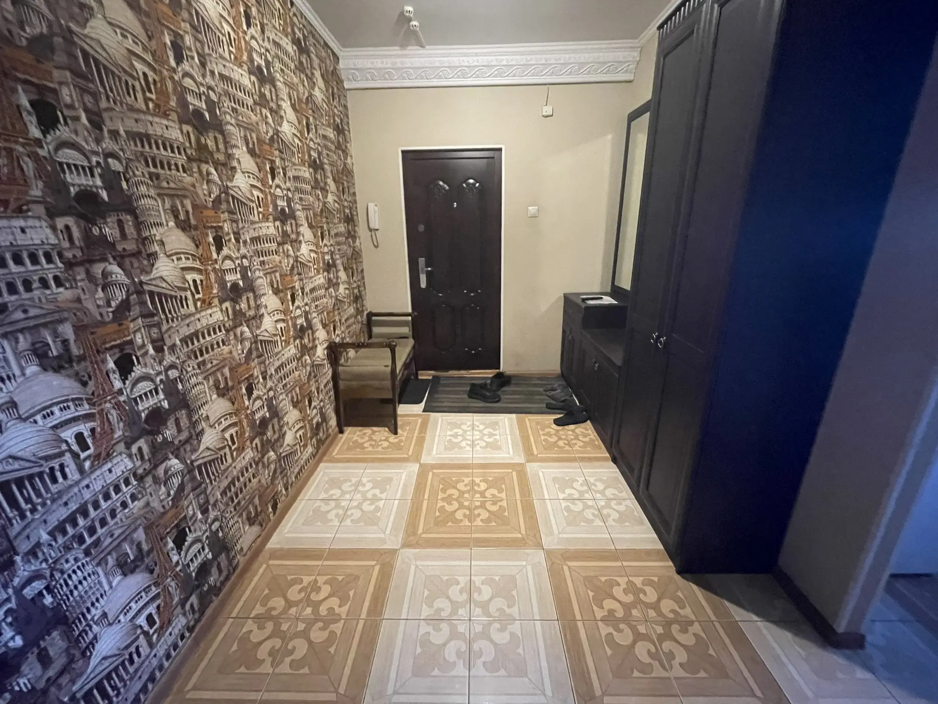Большая квартира в центре, для брони звоните 89055586000