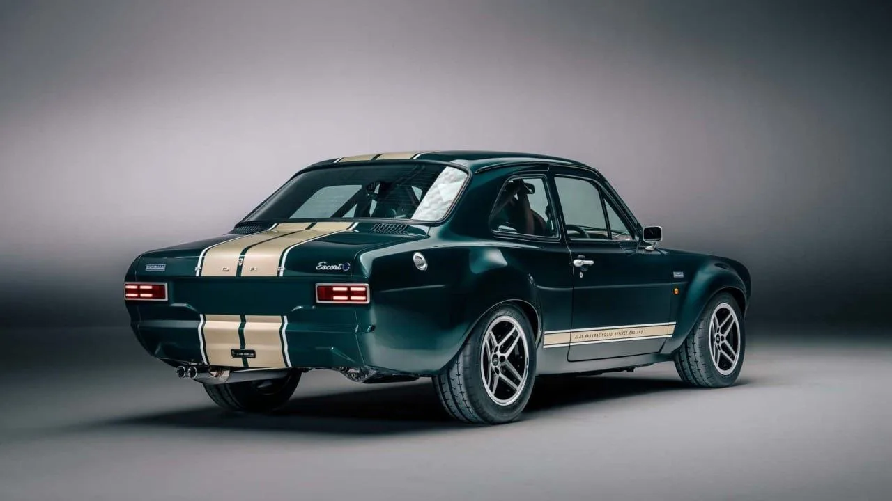 😎Легендарный Ford Escort Mk1 RS вернулся спустя полвека — британское ателье выпустило современную в