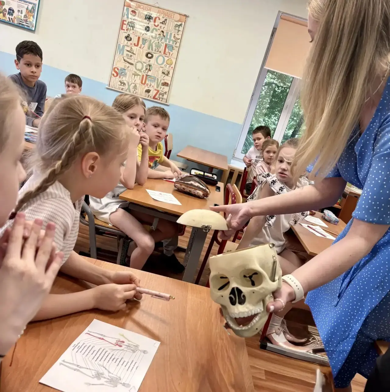 🤕В летнем языковом клубе прошёл мастер‑класс по первой помощи

Ребята познакомились с основами анат