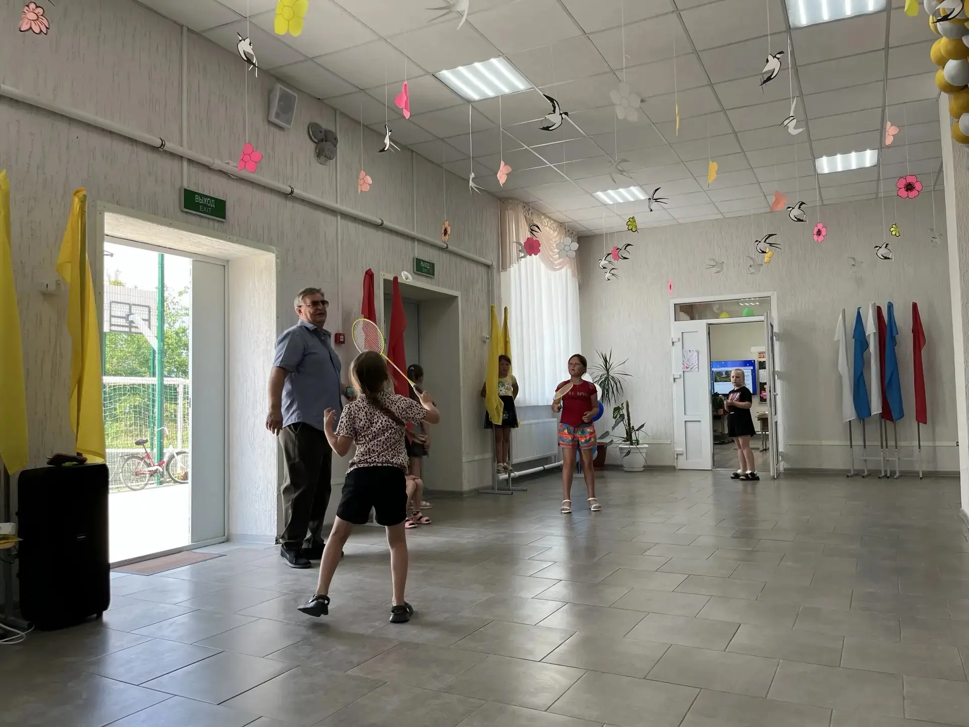 ☀️ День в лагере «Лотос»: как мы провели 8 июня! ☀️

🕗 Утро началось с традиционной зарядки и вкусн