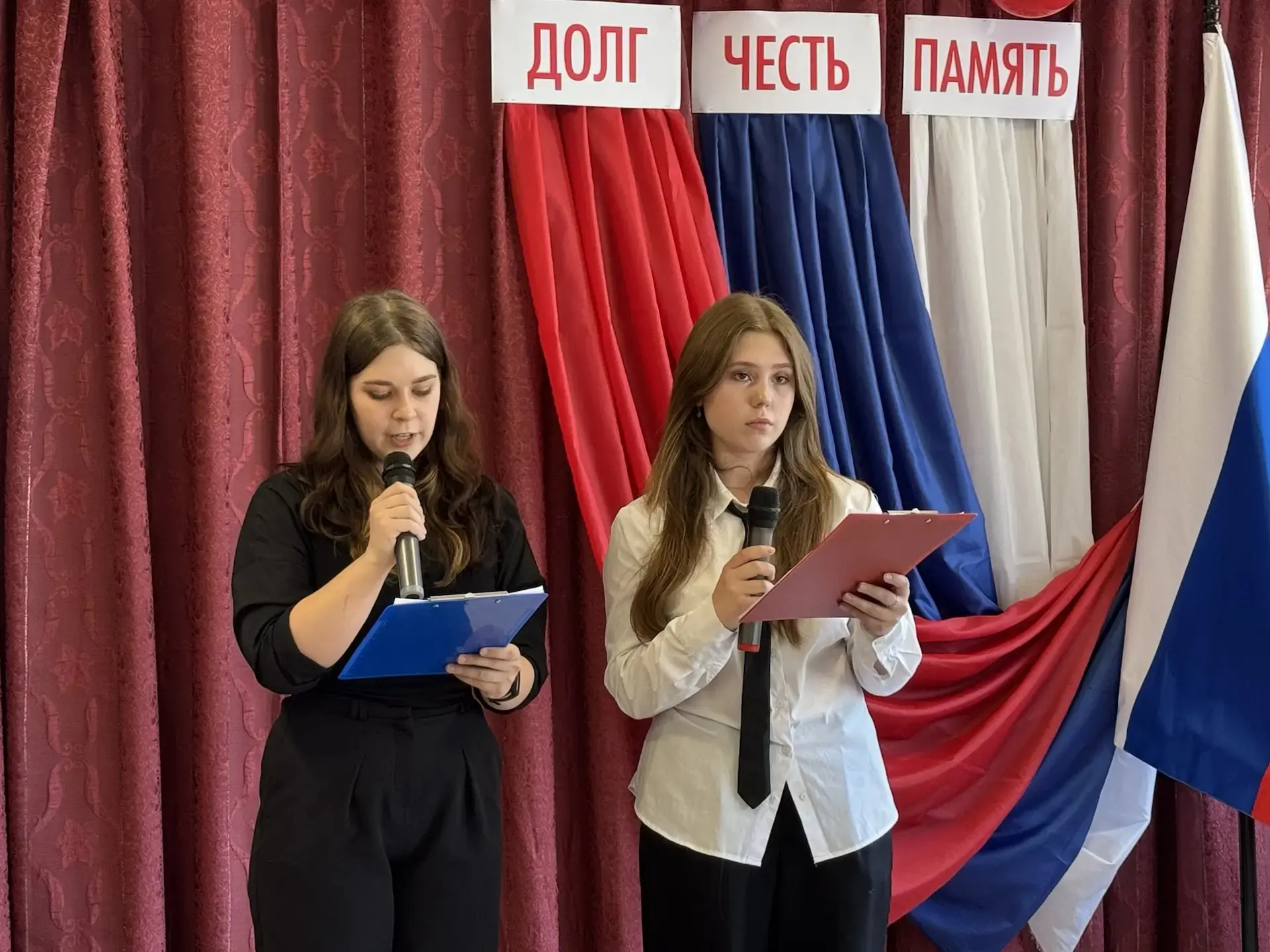 Эхо Победы: школьный концерт

✨ 8 мая в нашей школе с большим успехом прошёл праздничный концерт, по