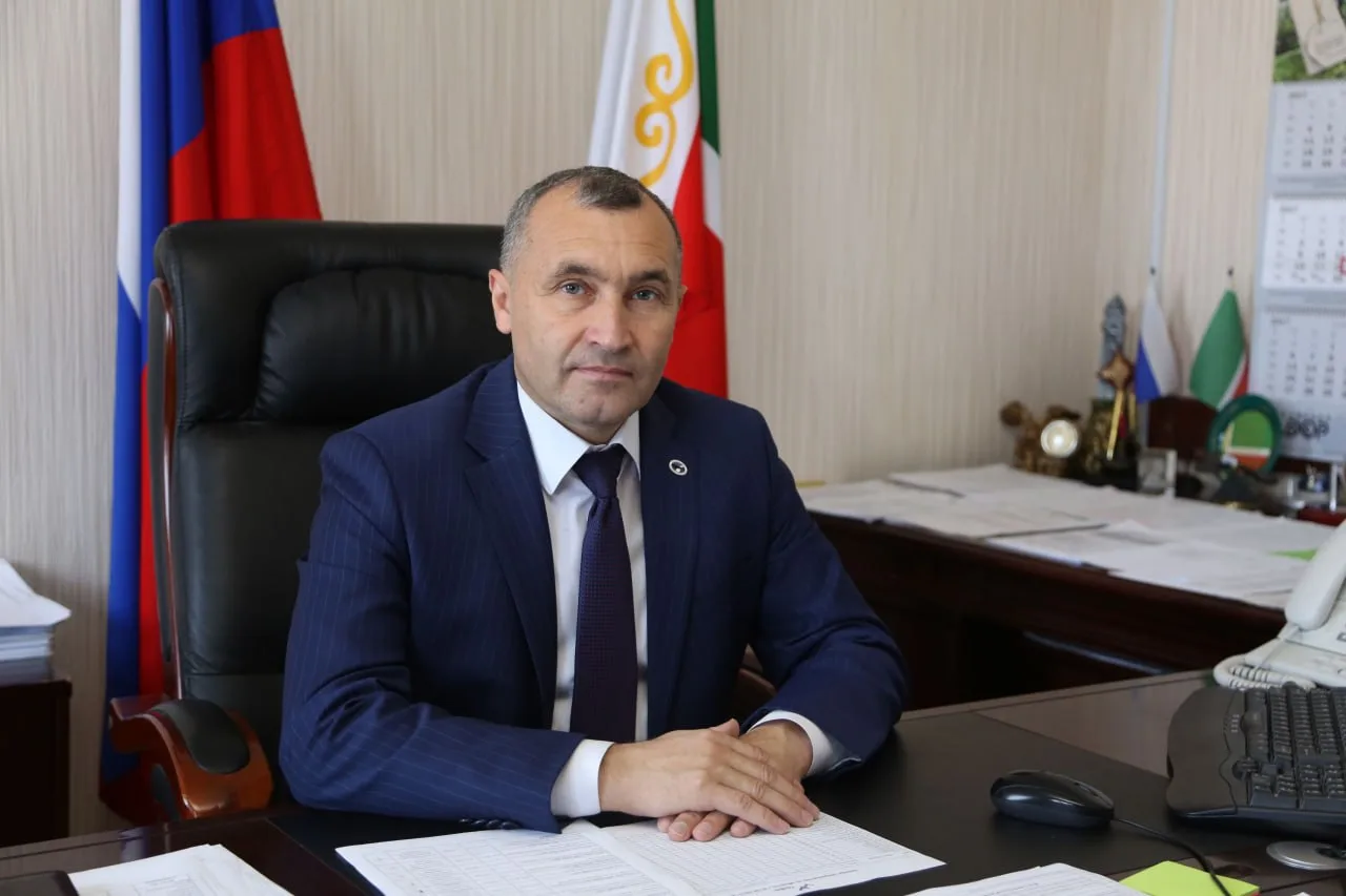 Поздравляем с днём рождения заместителя министра автомобильных дорог ЧР Аббаса Темирсултанова!

Уваж