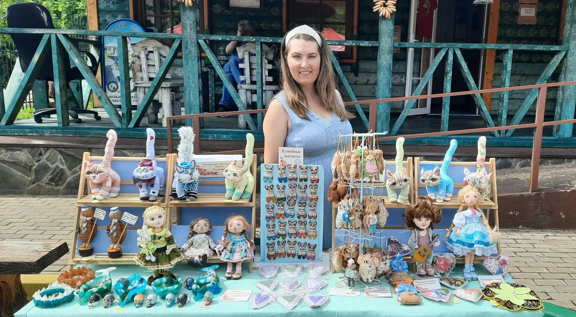 🖼Сегодня на площадке у Подковы прошла ярмарка «Арт-галерея «Мастера Валдая». 

🌺У гостей и жителей