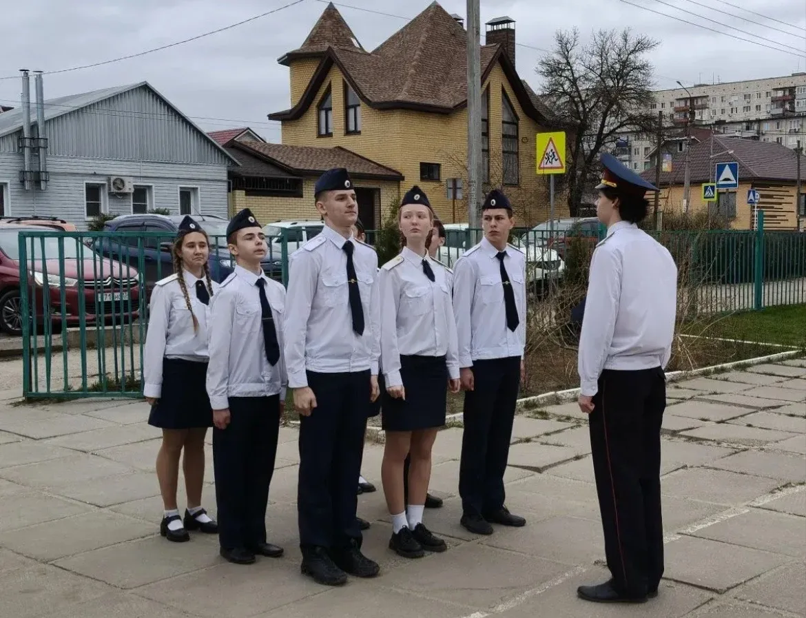 Зарница 2.0 🇷🇺

З Д Р А В И Я  Ж Е Л А Е М!
Сегодня состоялся командный этап маштабной военно-патр