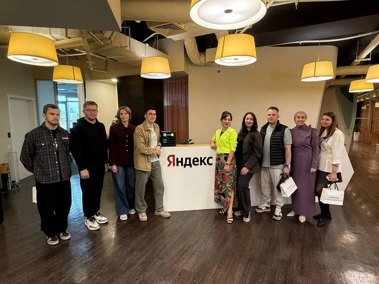 Экскурсия в офис Яндекс с Galera club в Казани

В эту пятницу посмотрели в каких условиях трудятся с