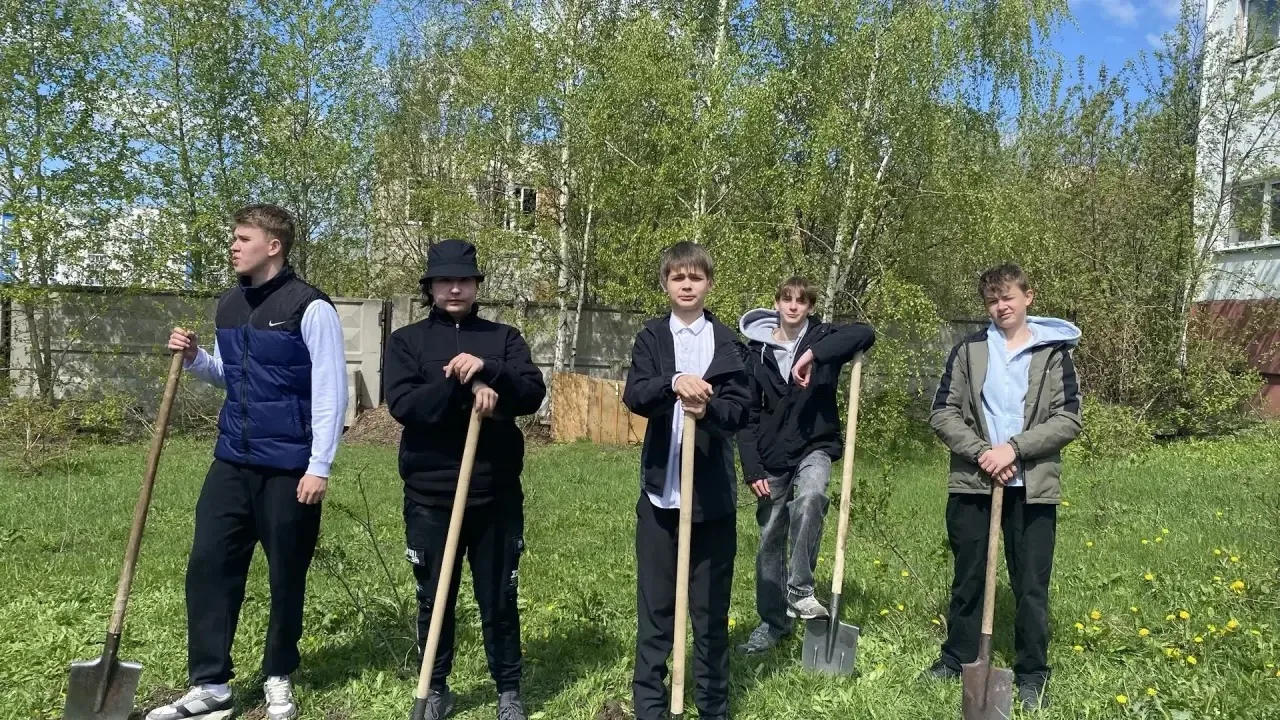 В нашей школе прошла акция «Сад памяти» в рамках проекта «Зеленая Весна-2026»🌳

Учащиеся нашей школ