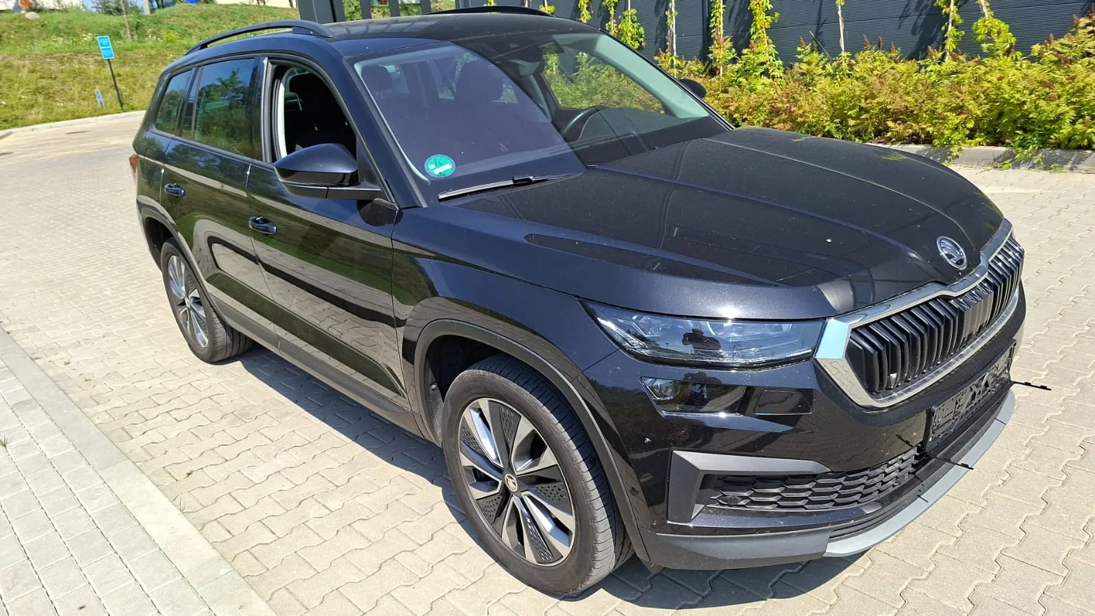 Без окрасов. Выкуплен.
Доступен к заказу.
Skoda Kodiaq 1.5 TSI FWD 2022!
Бензин 150 л.с. DSG7 DQ381.