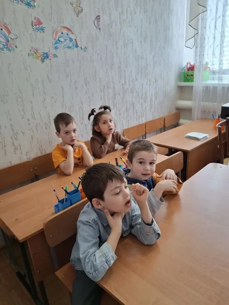 24 апреля в старшей группе "Солнышко" прошло логопедическое  занятие. 
Тема : "Дифференциация звуков