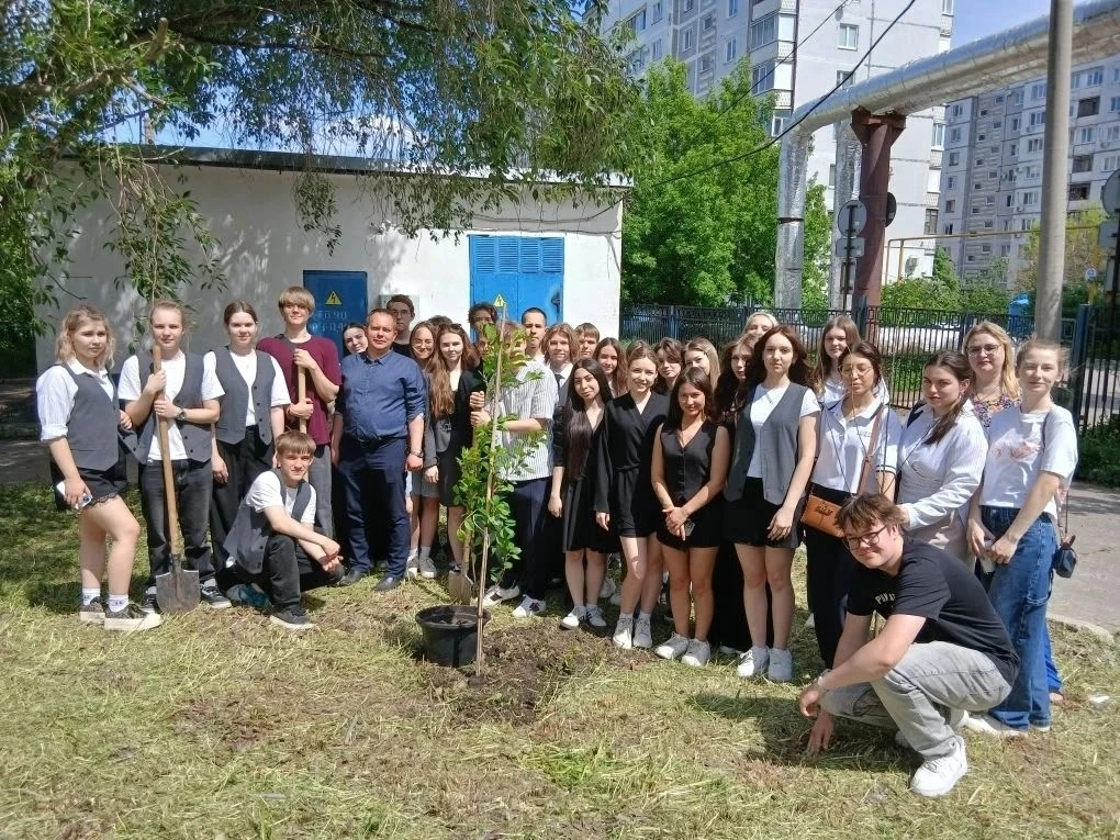 Сегодня мы стали частью Всероссийской акции «Сад — связь поколений»! 🌳

🇷🇺 19 мая 2026 года. Год 