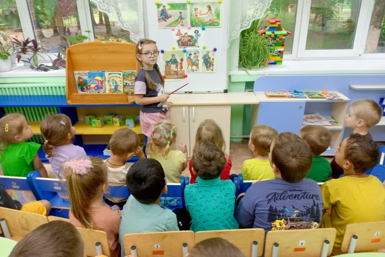 Тематическая неделя «Моя семья»

Ребята группы «Гномики»  в рамках темы недели  "Моя семья" узнали о