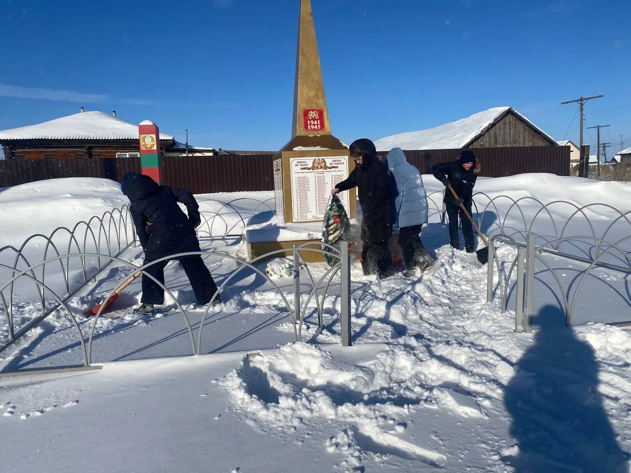 🚀Десант «Хранителей Истории» в действии! 

❄️Снега много не бывает, если за дело берутся Первые 6 к