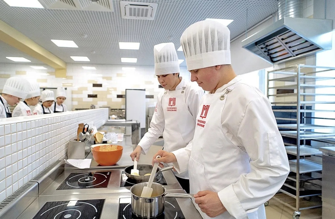Друзья, привет! 👋

Сегодня я хочу перелистать с вами несколько страниц нашего большого комплекса. И