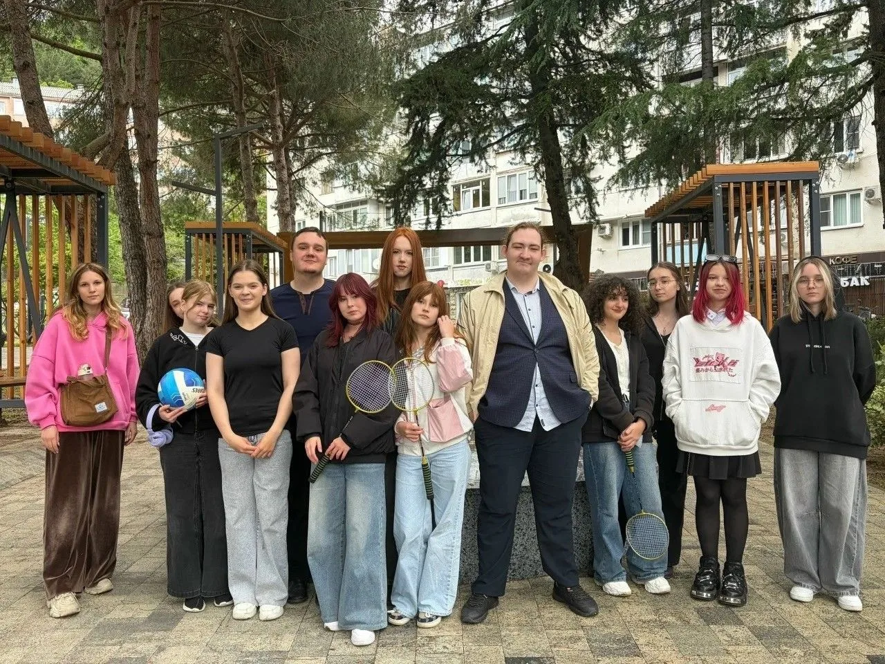 🛝 Участие в проекте «Летние дворовые площадки»

Студенты Лазаревского отделения приняли участие в о