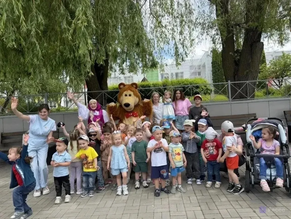 Уже на протяжении 8 лет в наше учреждение на День защиты детей приезжает организатор благотворительн