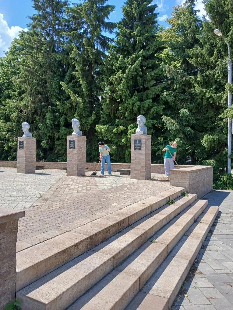 В городе кипит подготовка к главному событию лета! ☀️

В преддверии 8-го фестиваля «Белинская Весна»