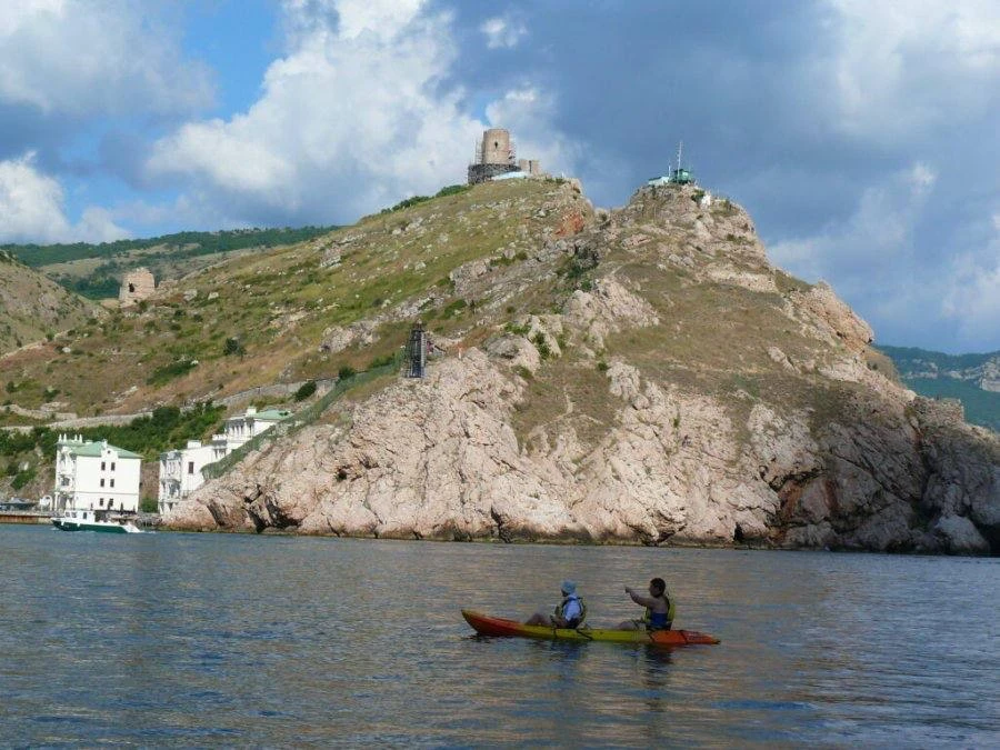 Сегодня утром в Чёрном море в районе Севастополя на глубине 35 км. произошли несколько землетрясений