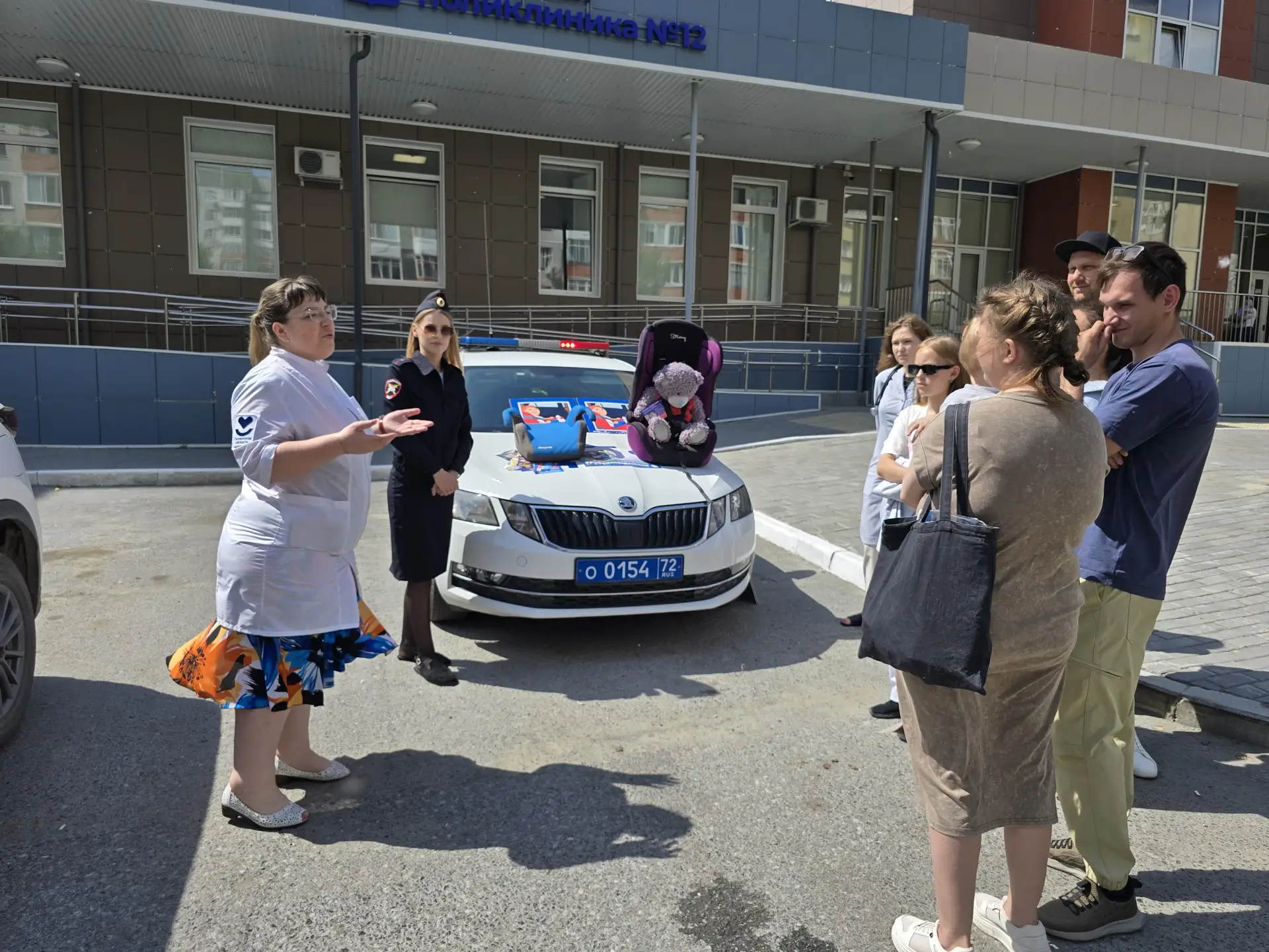 🚘👪 В Тюменской области проходят мероприятия "Детское кресло", в ходе которых сотрудники Госавтоинс
