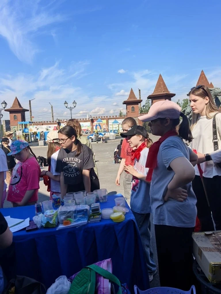В субботу 06.06 все отряды лагеря участвовали в культурно-развлекательной программе в детском городк