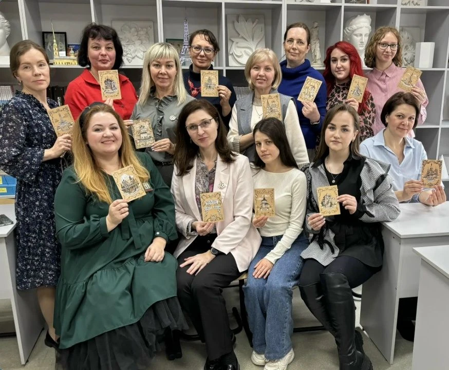 Муромские педагоги представили работы для «Золотого кольца»
На фото — преподаватели Детской художест