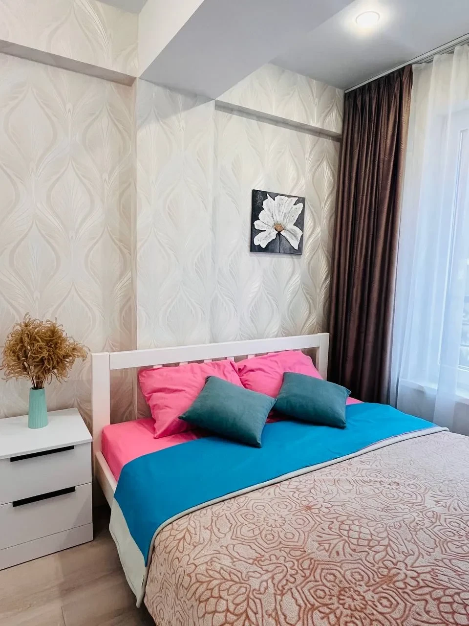📍 Регион: 🌴 Сочи
🏠 Евродвушка 41 м2
💰 Цена: 8 000 ₽ / сутки

✅ Сдаем посуточно светлую евродвушк