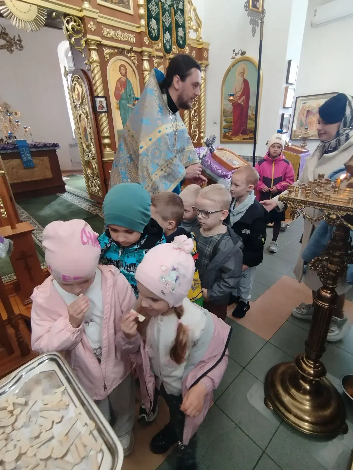 В праздник Благовещения Пресвятой Владычицы нашей Богородицы воспитанники групп Гармония и Креатив п