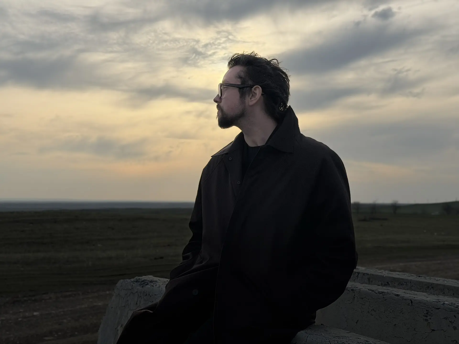 «Я так люблю эти тихие маленькие моменты перед бурей. Напоминает мне о Бетховене. Слышишь? Это как к