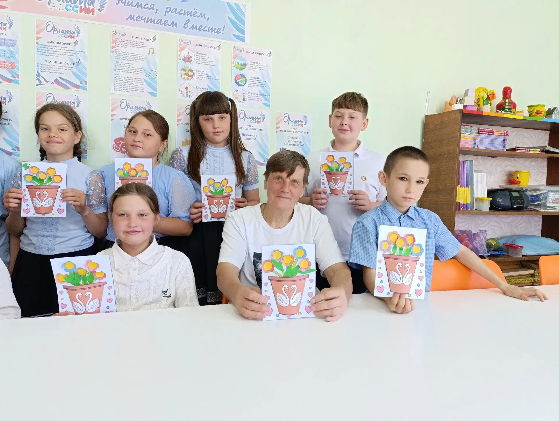 Тёплая аппликация своими руками 🙌🏼
 
В Юргинской школе советник директора по воспитанию, классный 
