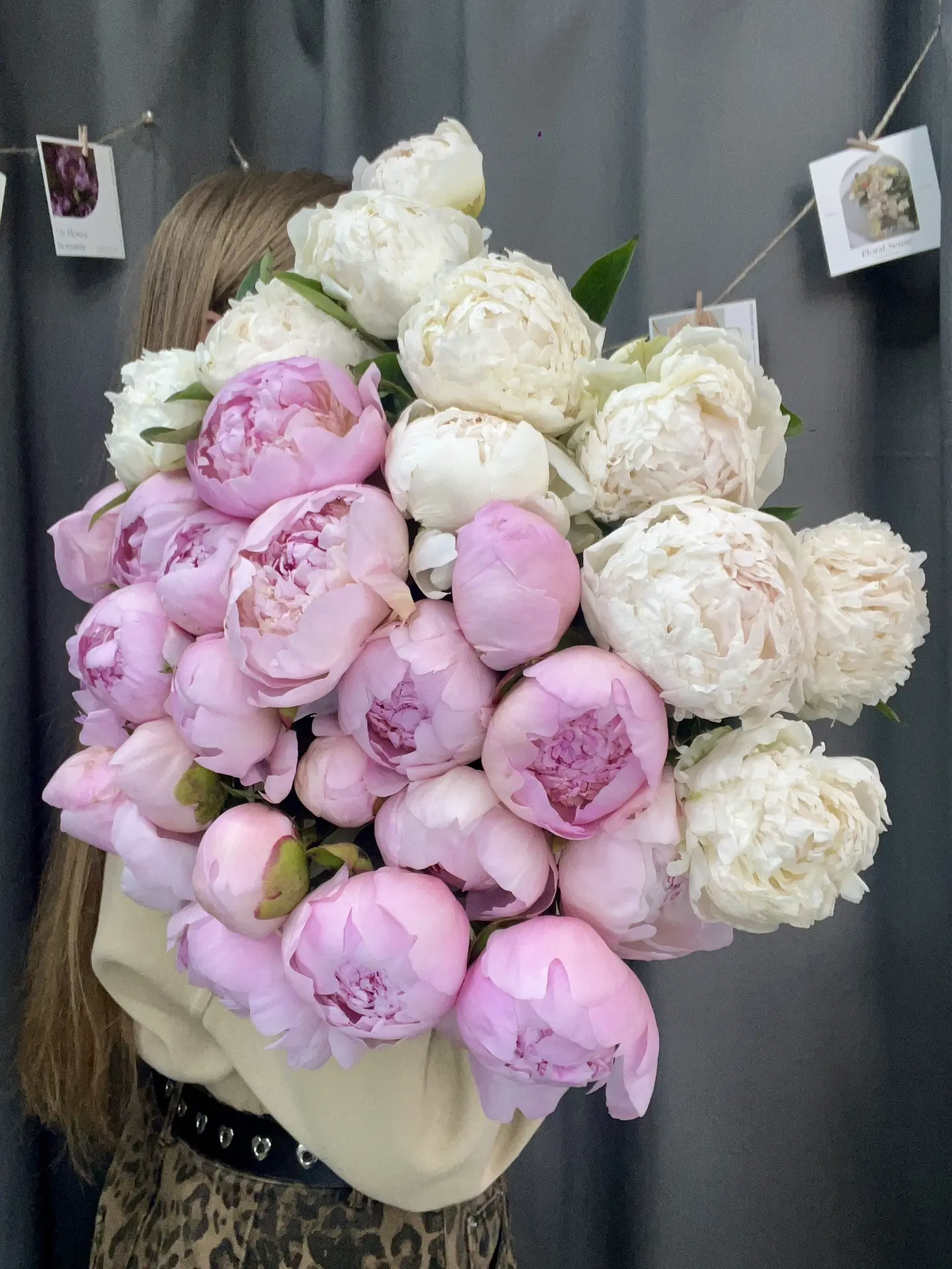 Короли эстрады и любимицы большинства женщин 😍

Иногда просто сказать «Я тебя люблю» - мало. Хочетс