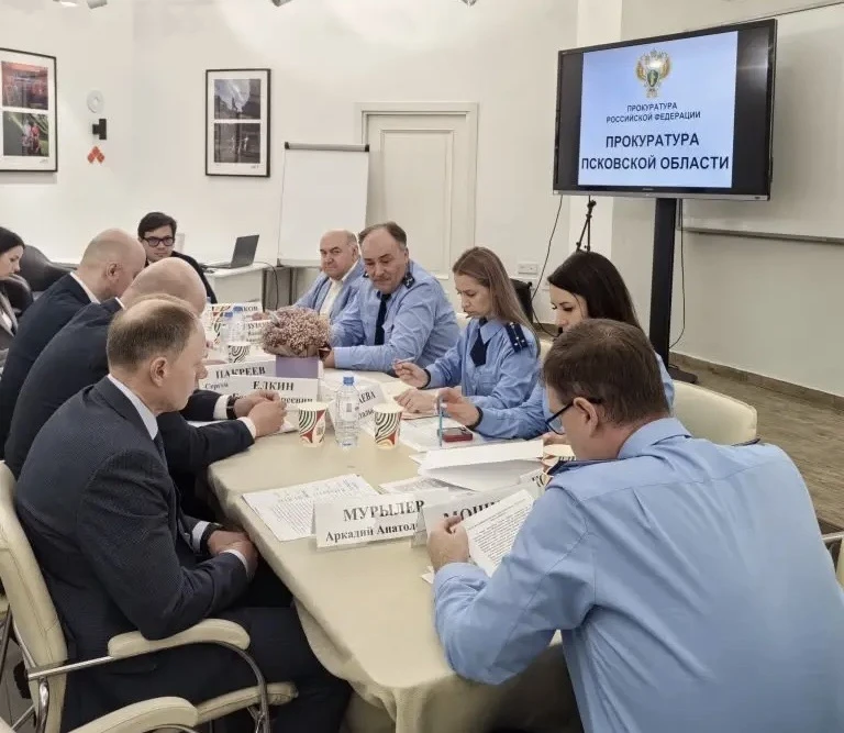 В Пскове обсудили снижение административной нагрузки на бизнес и защиту прав предпринимателей

Под п